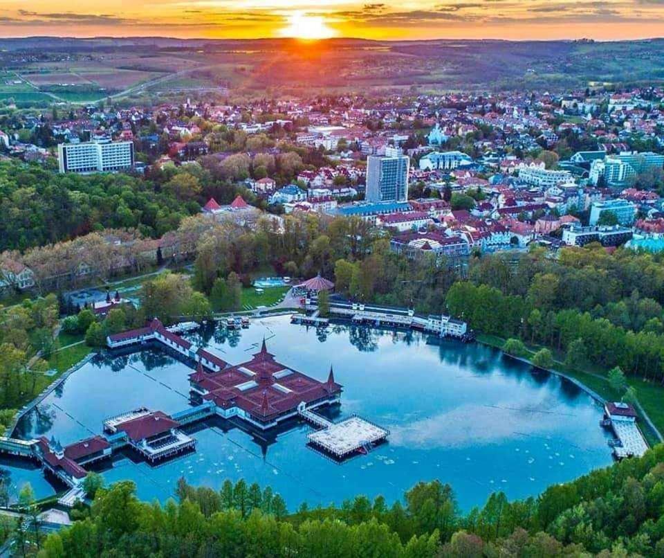 Aal Vendeghaz Lägenhet Hévíz Exteriör bild